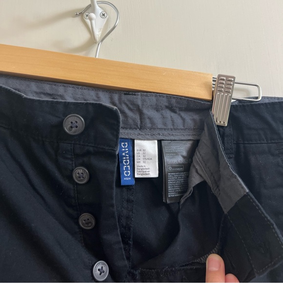 Men’s Black H&M Shorts - Picture 3 of 5